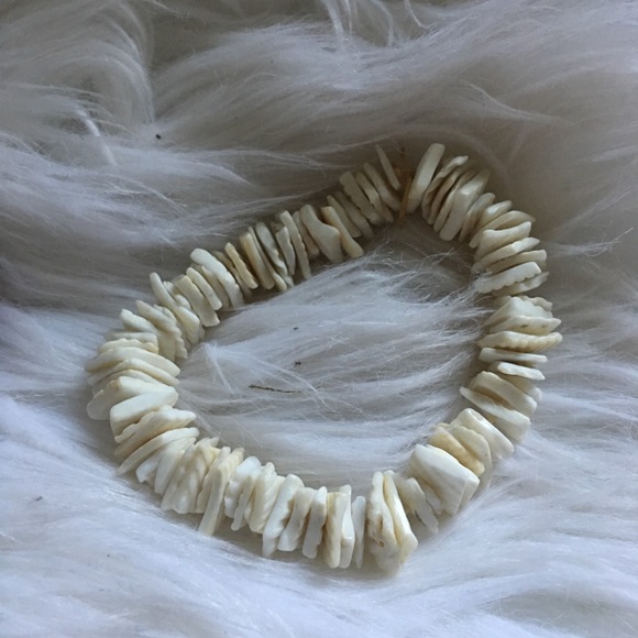 2 Pack Sea Shell Pieces Bracelets! - Picture 2 of 4